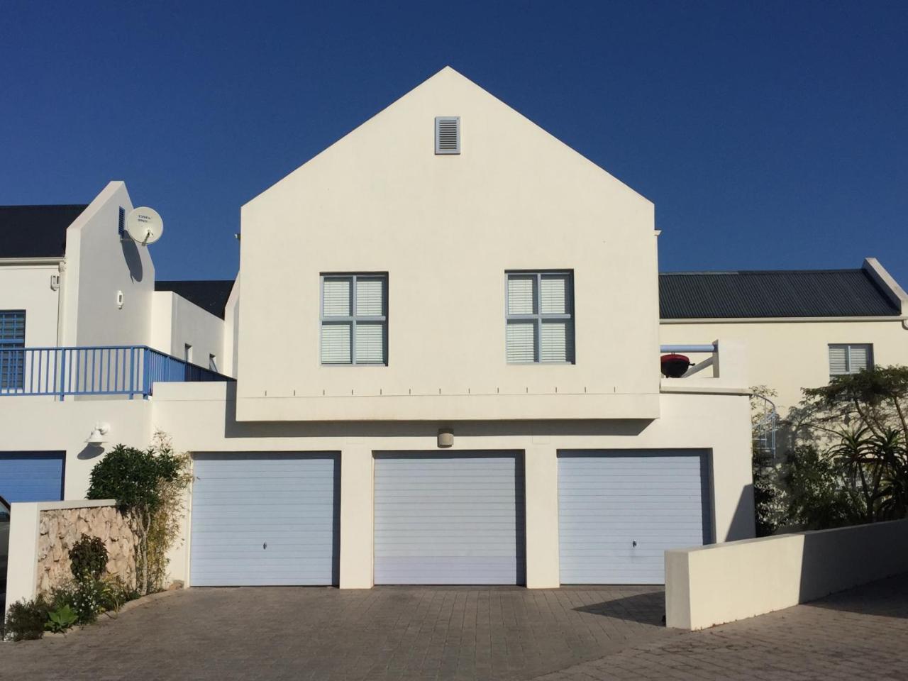 Perfect 10 - 10 To 13 Sleeper Luxury Holiday Home Breakage Deposit Of R2500 Per Weekend Lease Langebaan Zewnętrze zdjęcie