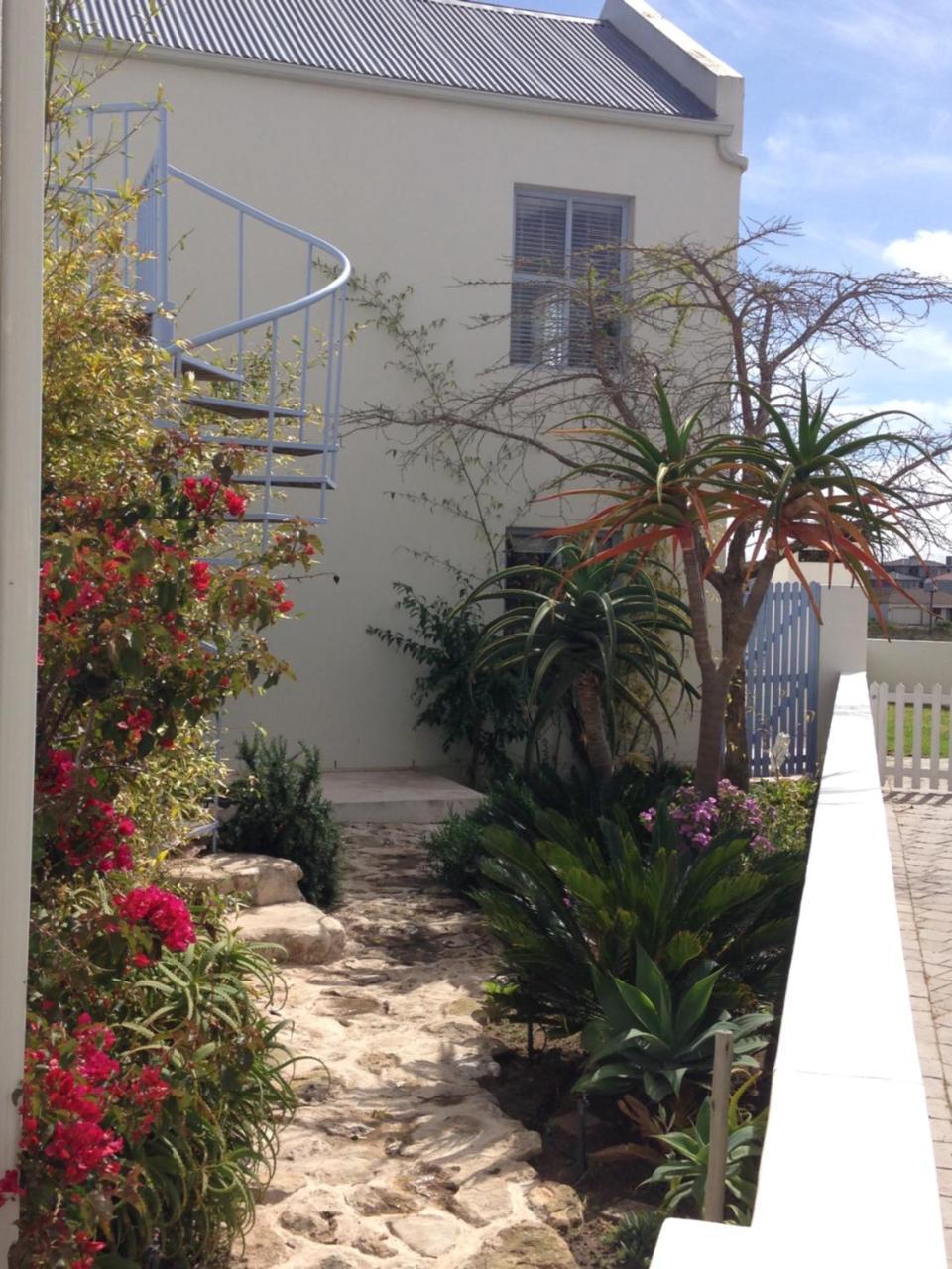 Perfect 10 - 10 To 13 Sleeper Luxury Holiday Home Breakage Deposit Of R2500 Per Weekend Lease Langebaan Zewnętrze zdjęcie