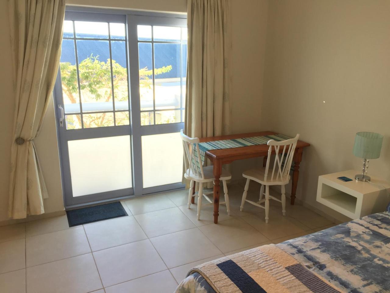 Perfect 10 - 10 To 13 Sleeper Luxury Holiday Home Breakage Deposit Of R2500 Per Weekend Lease Langebaan Zewnętrze zdjęcie