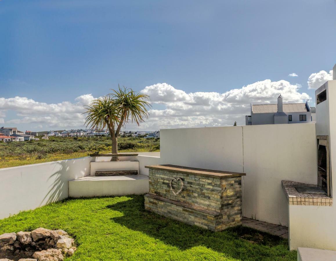 Perfect 10 - 10 To 13 Sleeper Luxury Holiday Home Breakage Deposit Of R2500 Per Weekend Lease Langebaan Zewnętrze zdjęcie